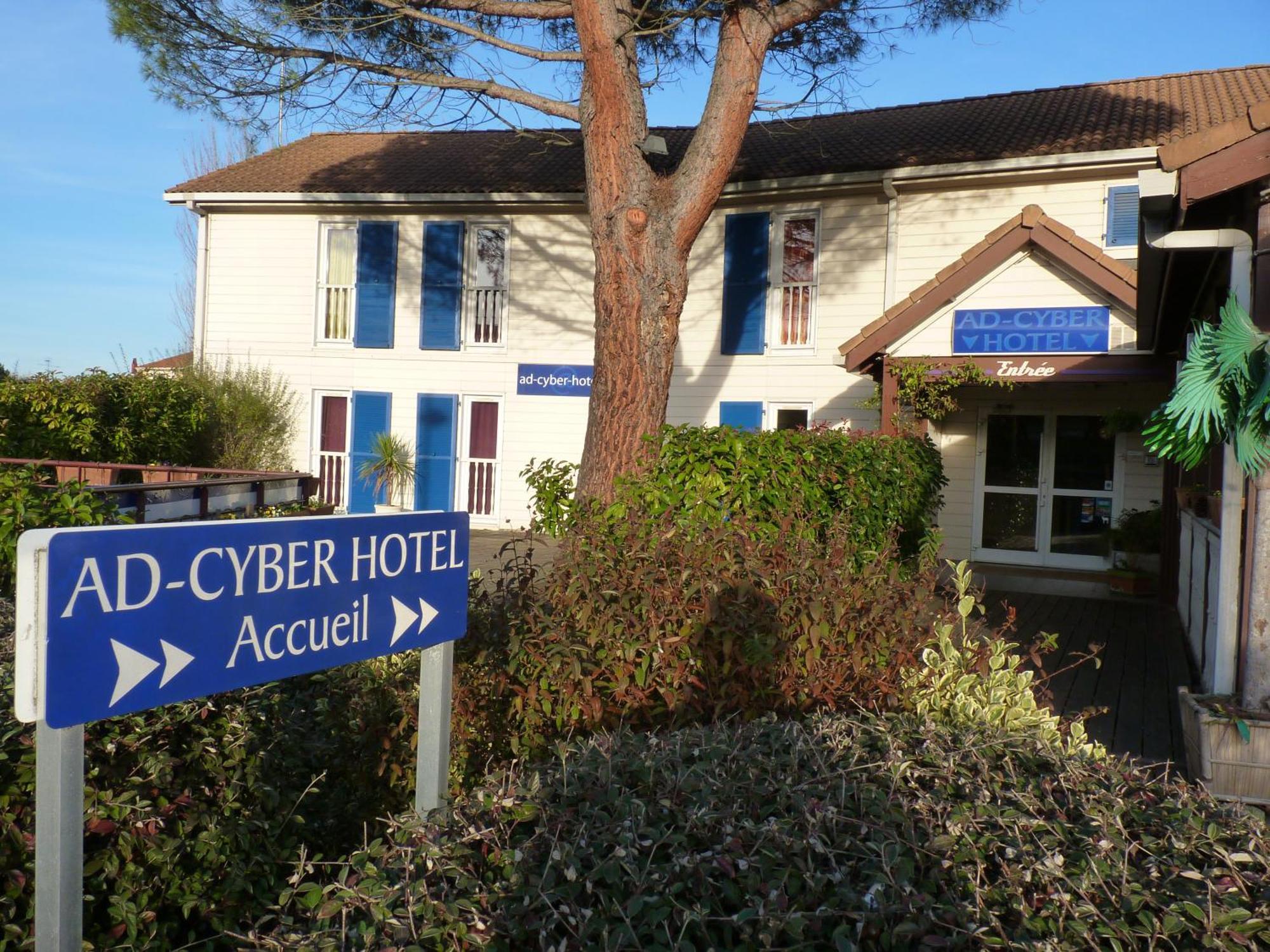 Ad Cyber-Hotel LʼUnion Dış mekan fotoğraf